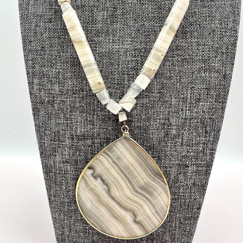 Vintage 90s Large Agate Teardrop Pendant Beaded Necklace Gold Tone Jewelry